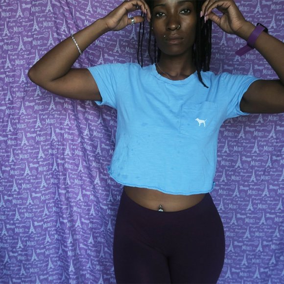 PINK Victoria's Secret cropped t-shirt with dog on front pocket in baby blue S - Picture 3 of 6